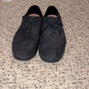 Men’s black size 10 Toms